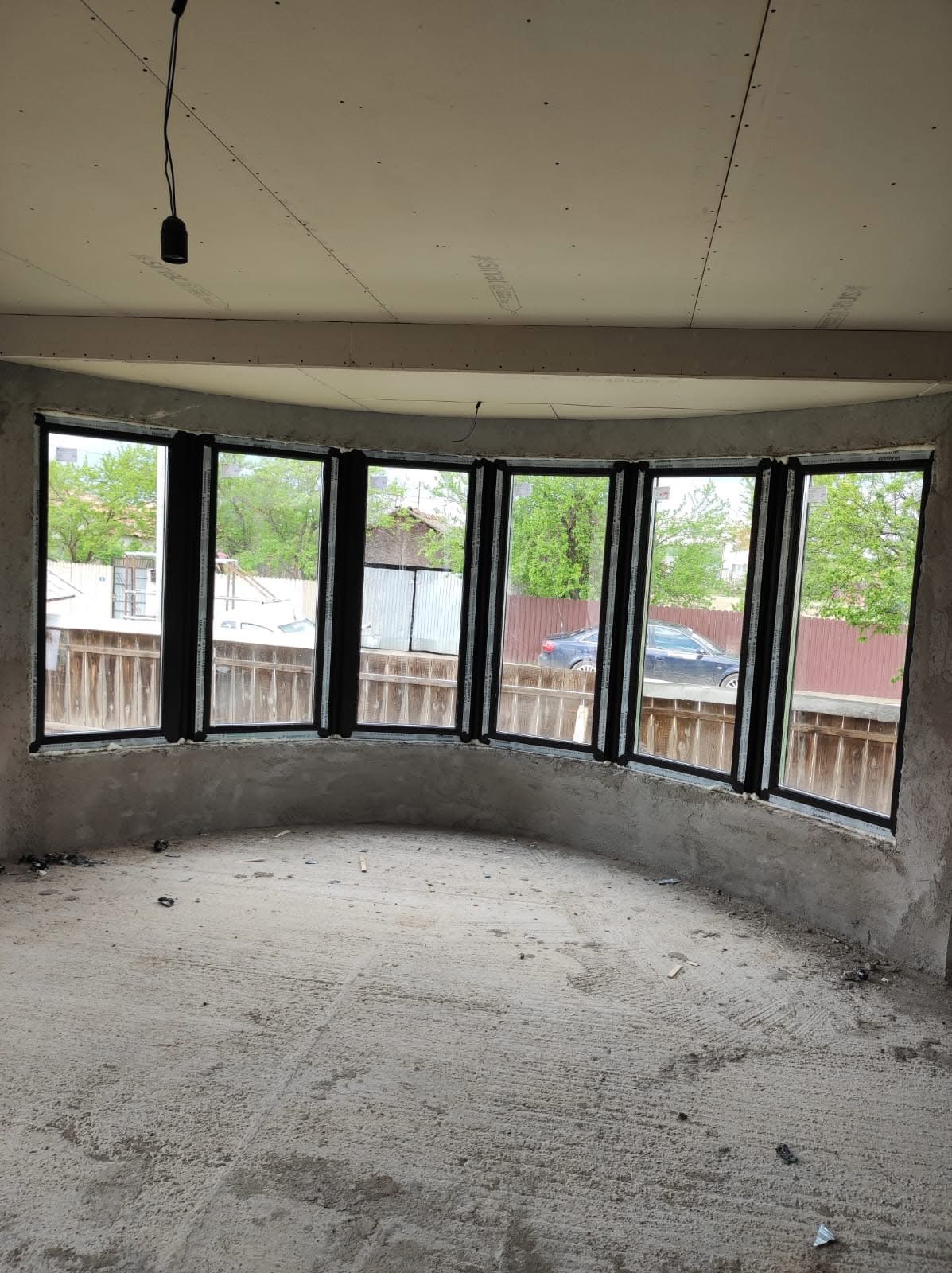 Ferestre semicirculare