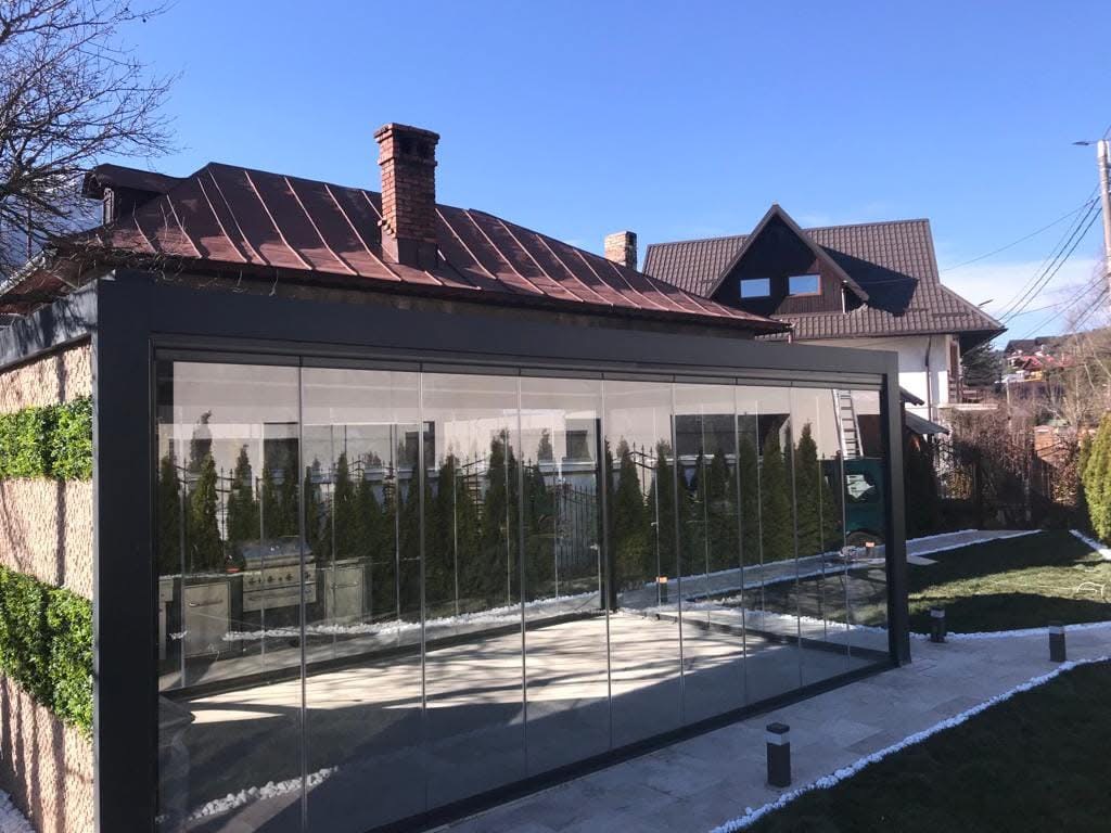 Închidere terasă cu sticlă