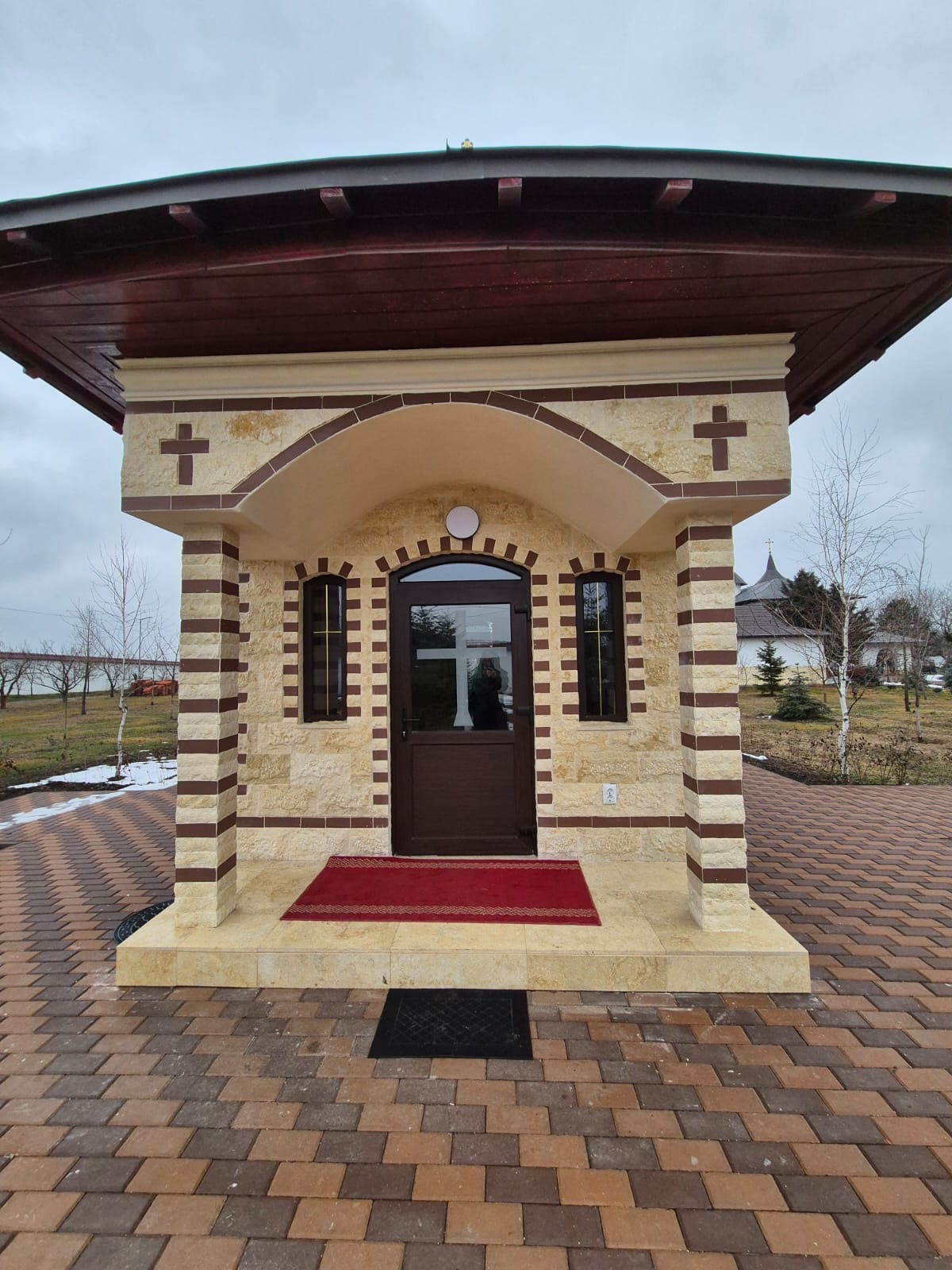 Ușă biserică intrare