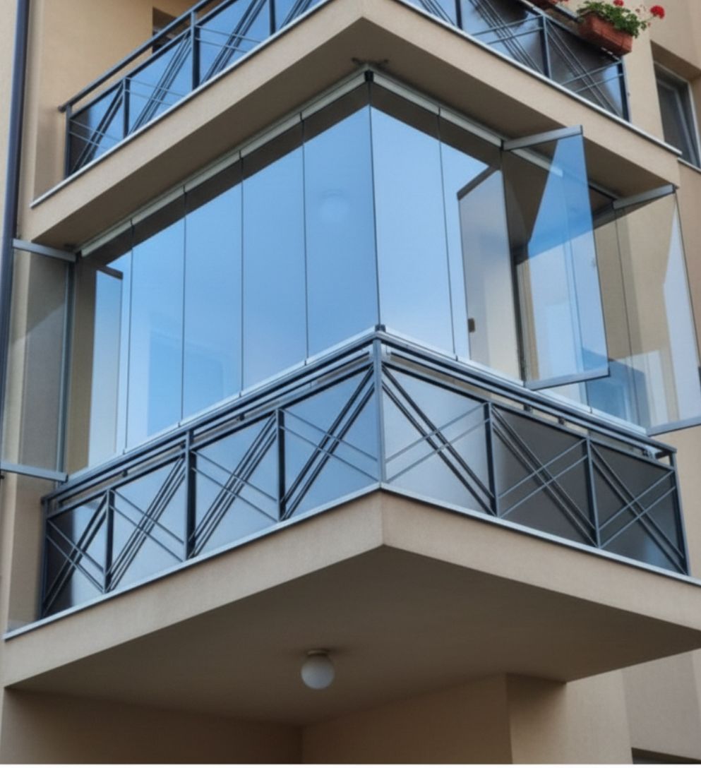 Închideri balcoane cu sticlă